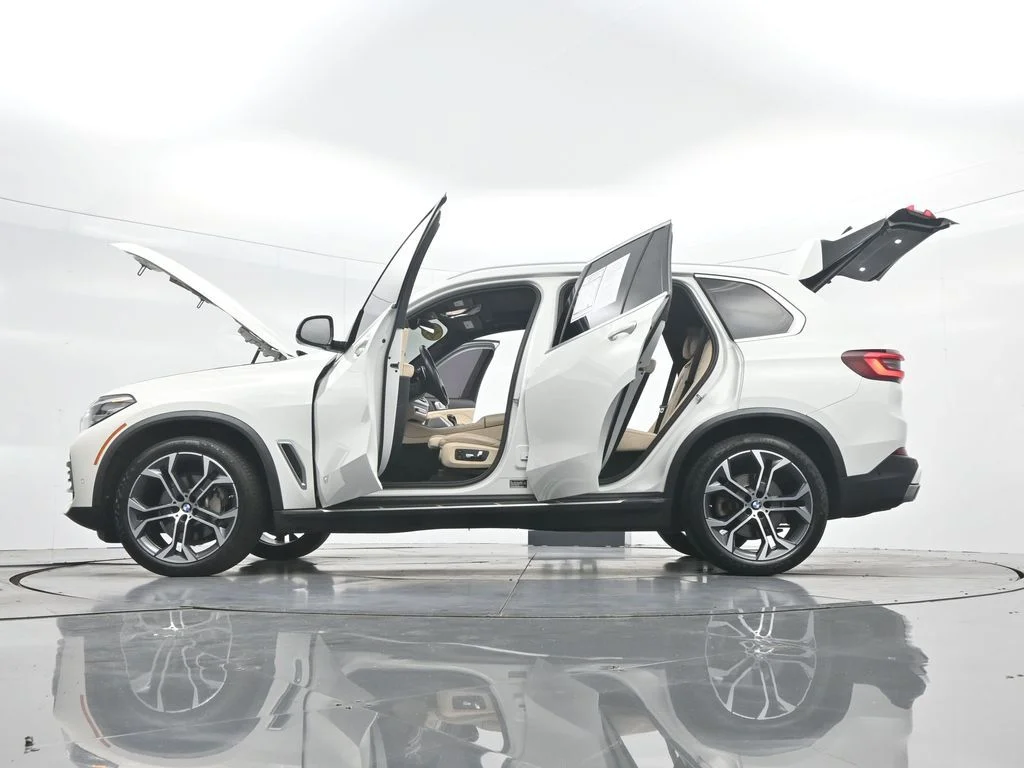 Used 2022 White BMW sDrive40i image 46