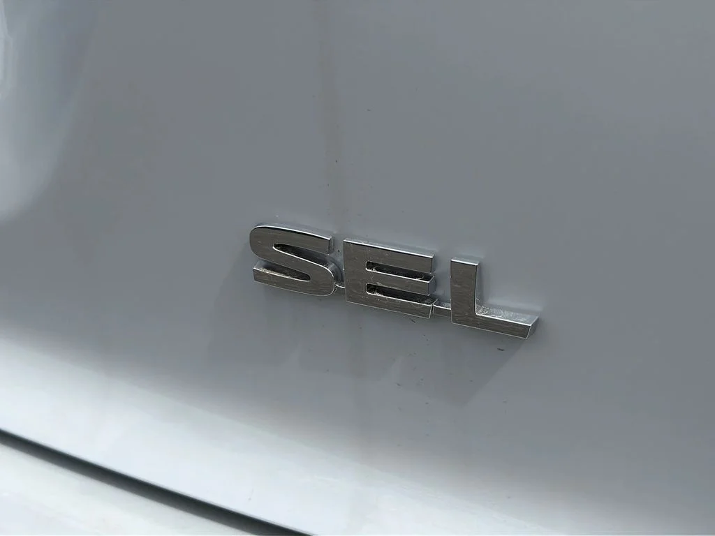 New 2026 White Diamond Mitsubishi SEL AWD image 29