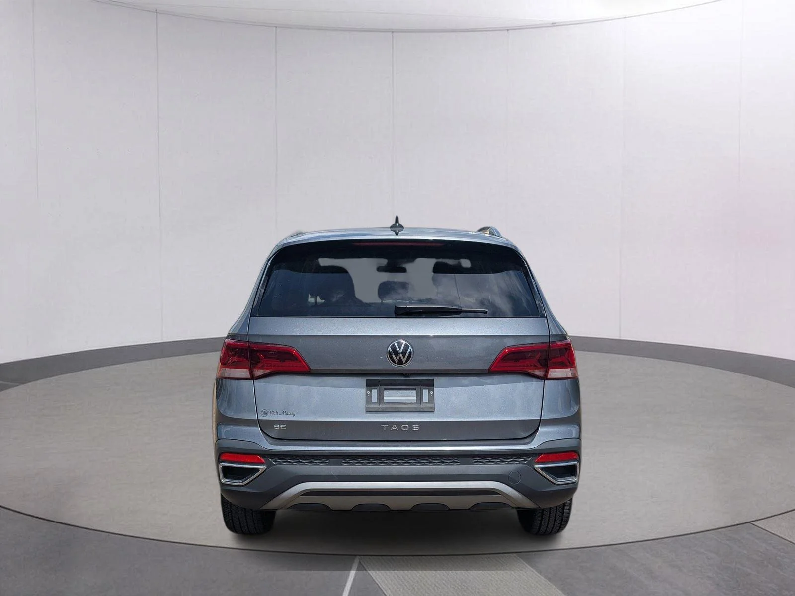 Used 2024 GRAY Volkswagen SE image 4