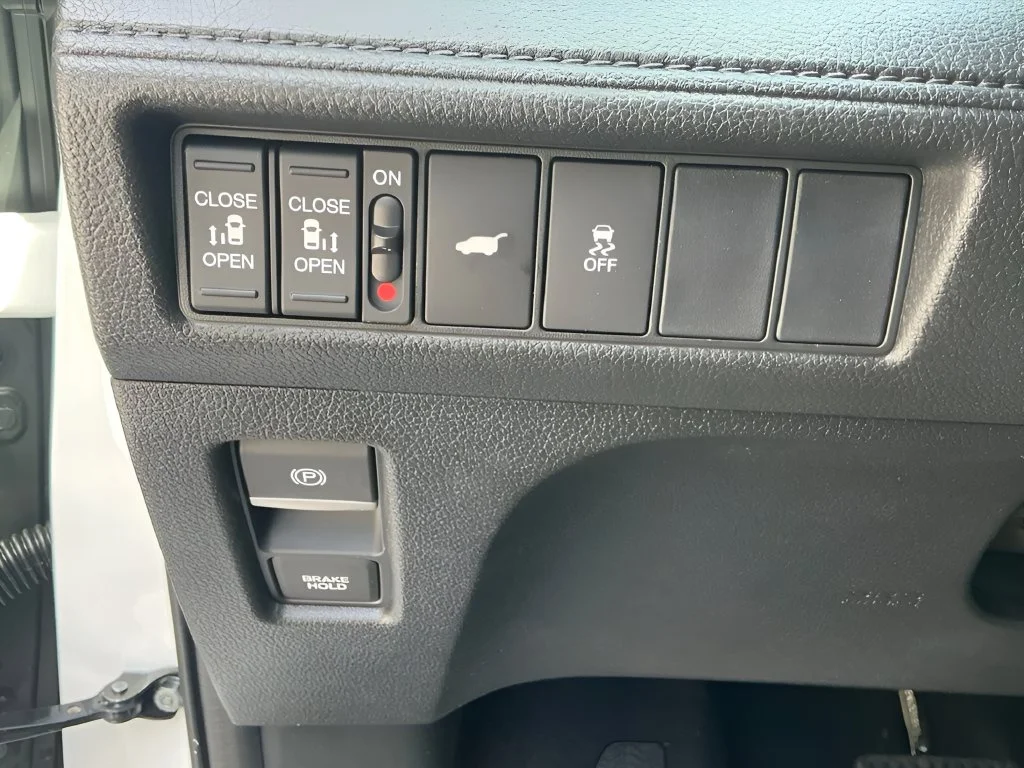 Used 2026 White Honda EX-L image 27