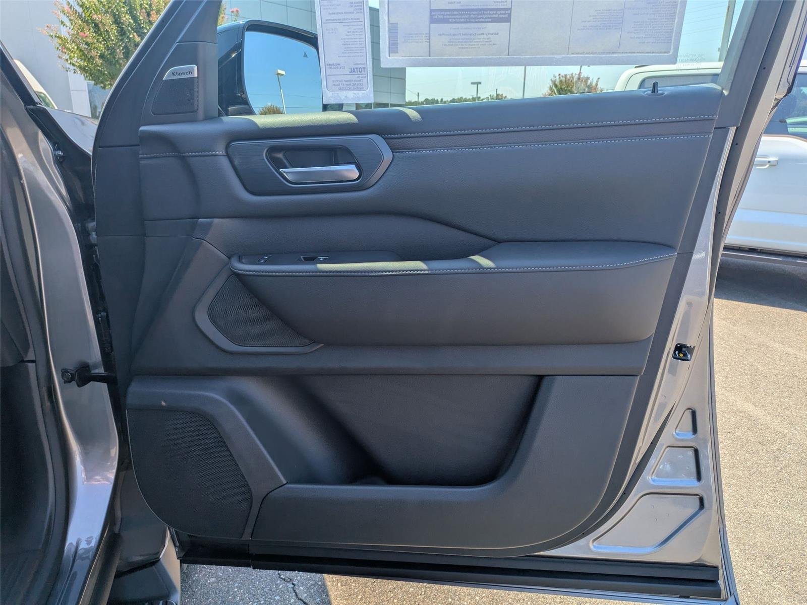 2026 Nissan Armada SL - Photo 34