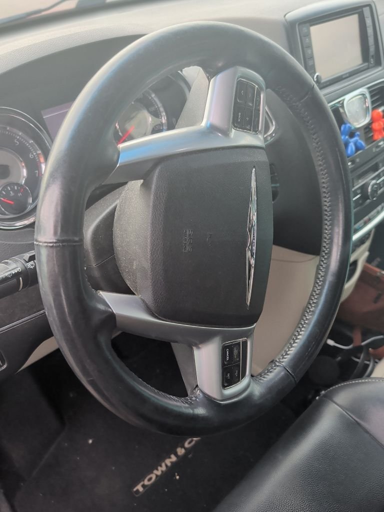 Used 2013 Chrysler Town & Country Touring-L with VIN 2C4RC1CG5DR537794 for sale in Savoy, IL