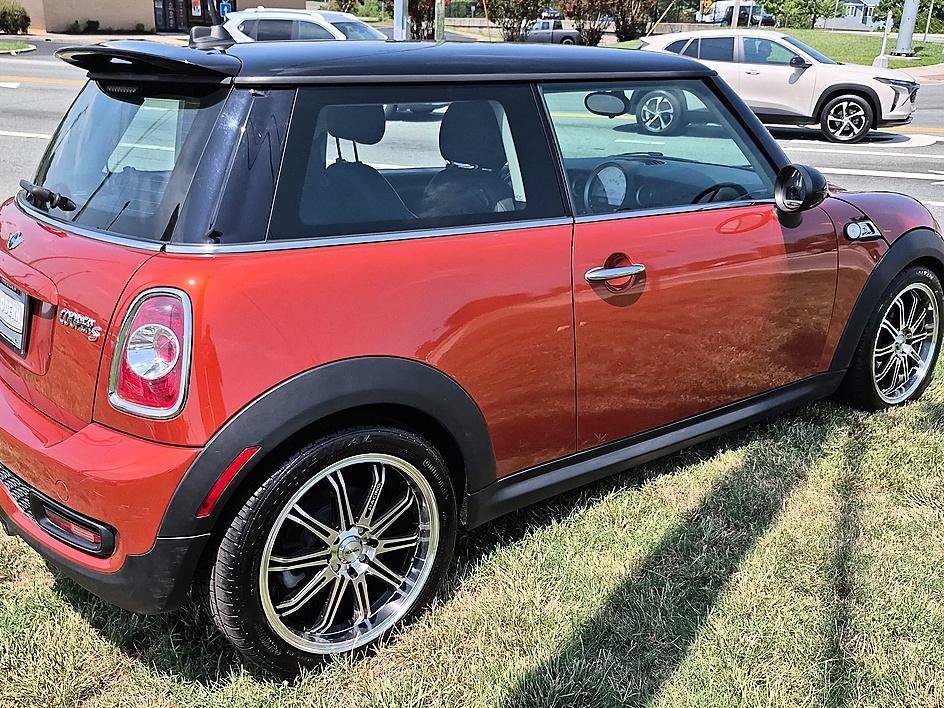 Used 2013 Spice Orange Metallic MINI S image 6