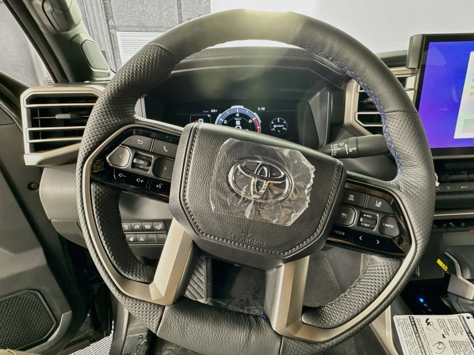 2026 Toyota Tundra Platinum - Photo 7