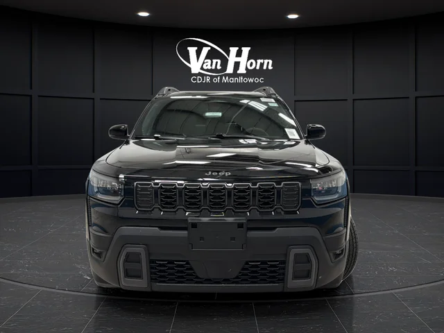 New 2026 Diamond Black Crystal Pearl-Coat Exterior Paint Jeep Limited image 2