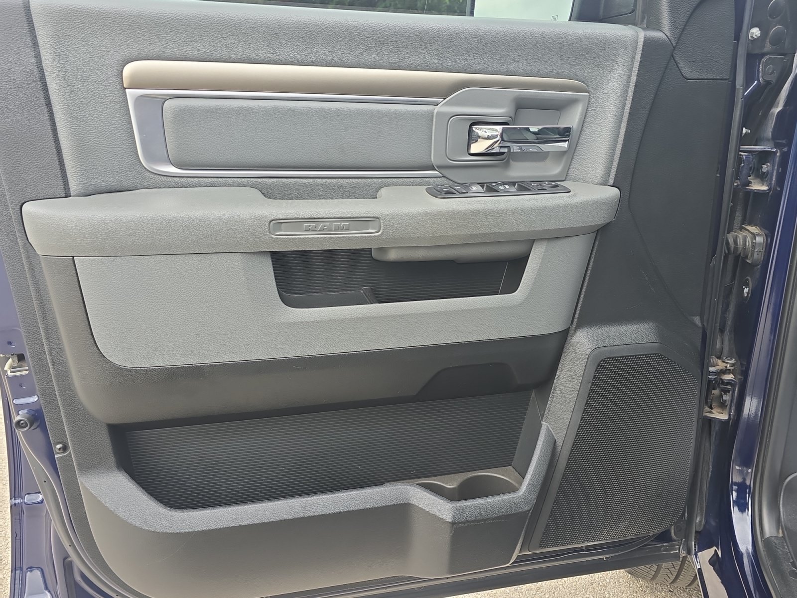 Used 2019 True Blue Pearlcoat Ram Lone Star image 24
