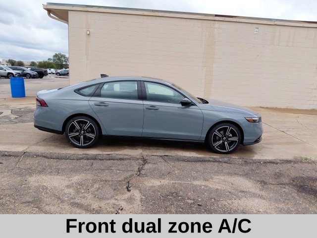 New 2026 Urban Gray Pearl Honda SE image 3