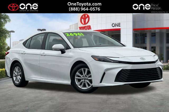 2025 Toyota Camry LE