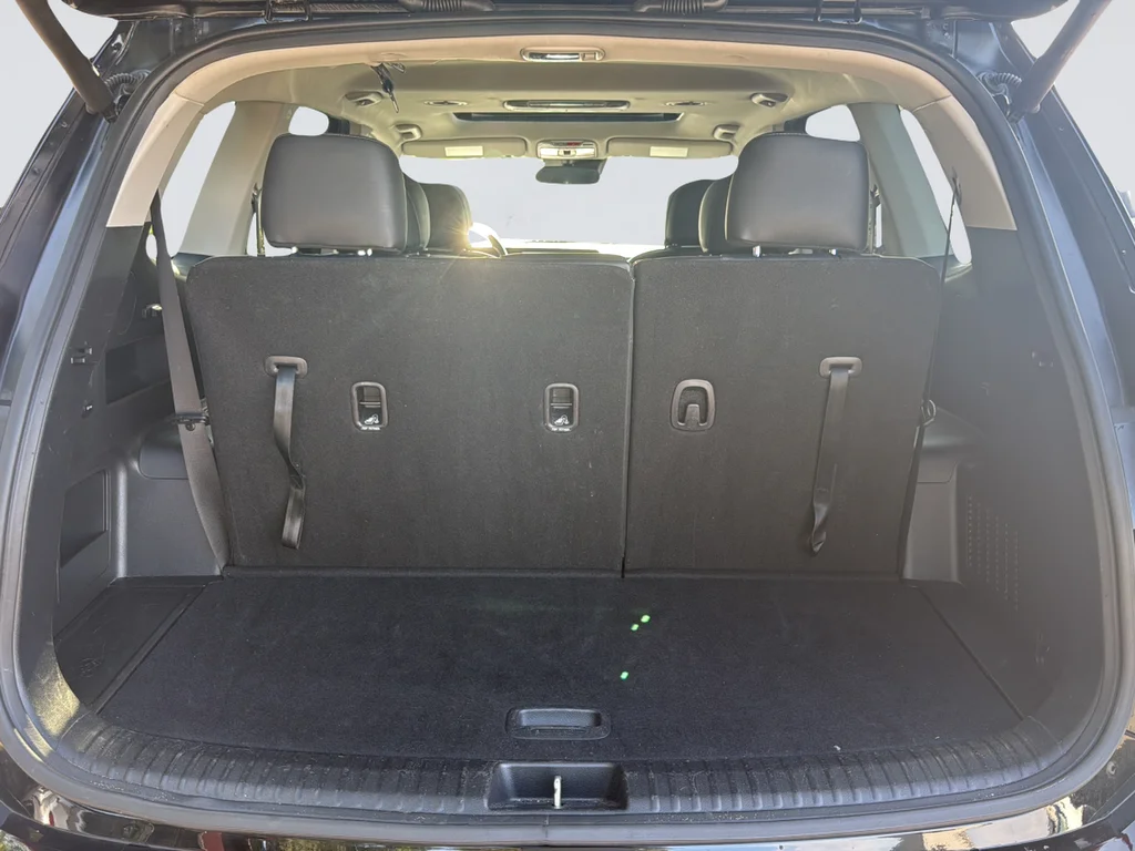 Used 2025 Black Kia S image 35