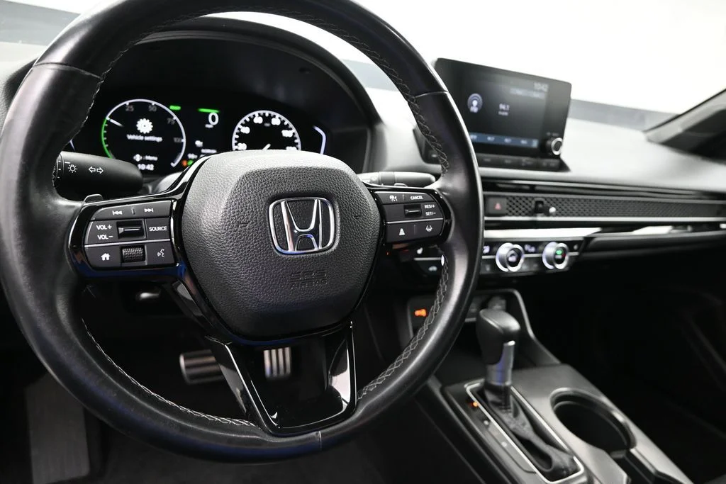 Used 2025 Meteorite Gray Metallic Honda Sport image 18
