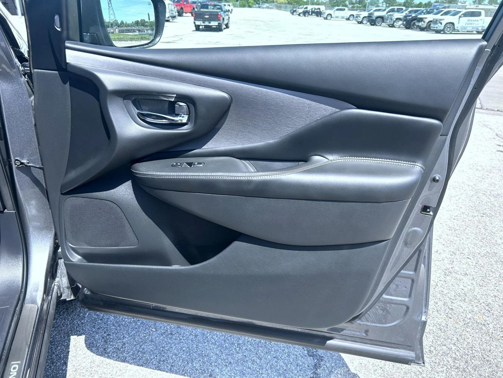 Used 2023 Gray Nissan SL image 15