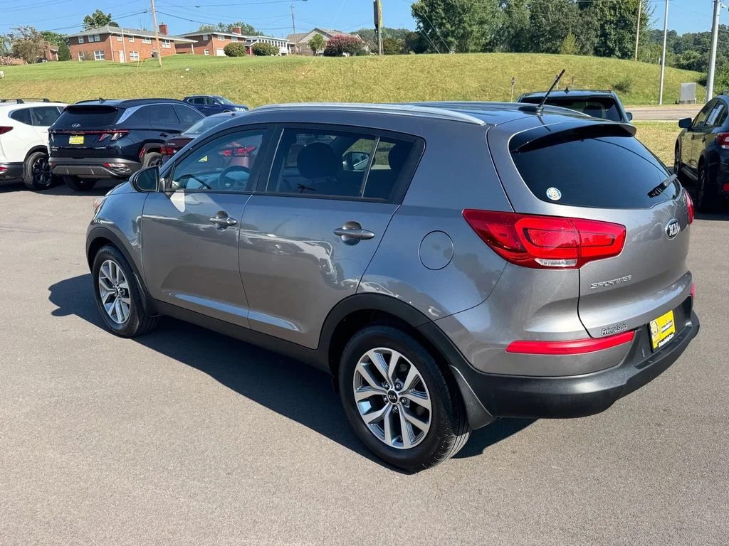 Used 2016 Silver Kia LX image 4