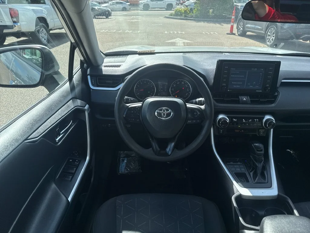 Used 2021 Silver Toyota XLE image 13