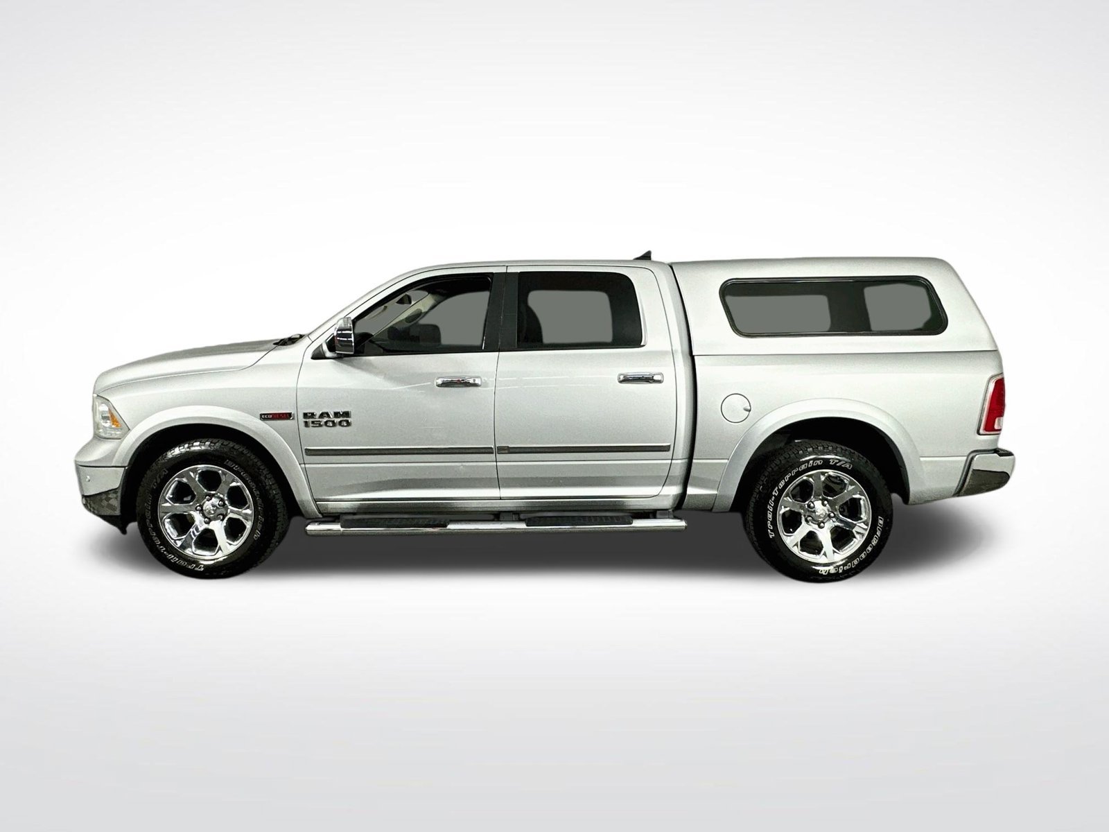 Used 2015 Bright Silver Clearcoat Metallic Ram Laramie image 5
