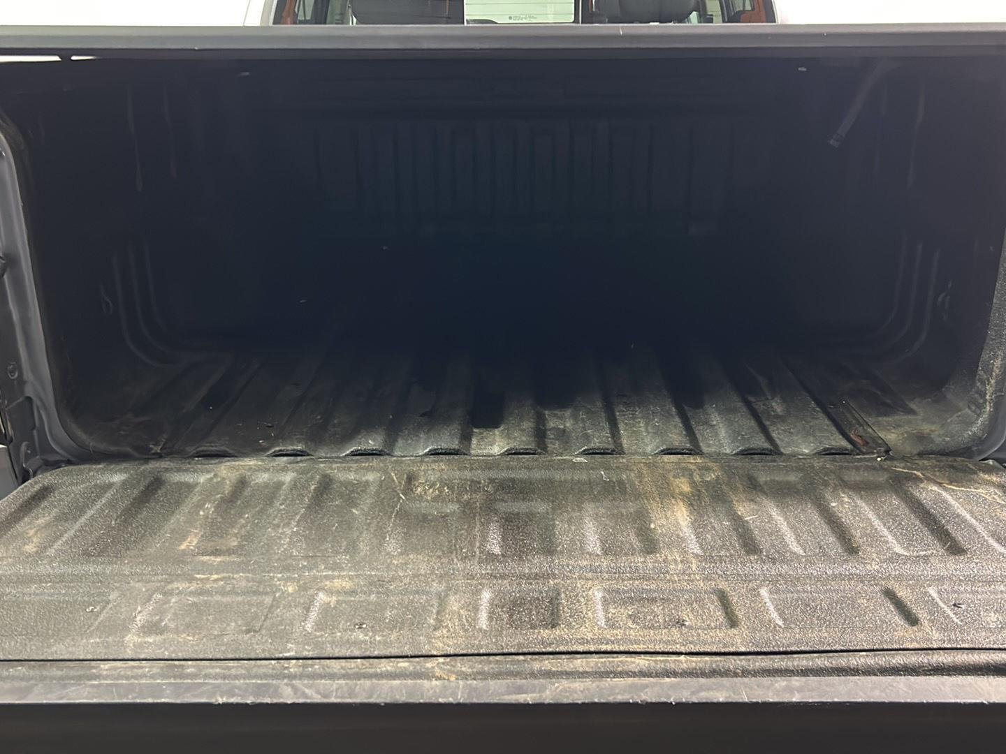 Used 2022 Satin Steel Metallic GMC 4WD Elevation image 8