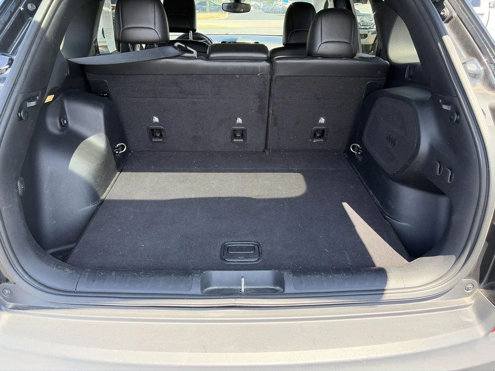 Used 2020 Diamond Black Crystal Pearlcoat Jeep Limited image 20