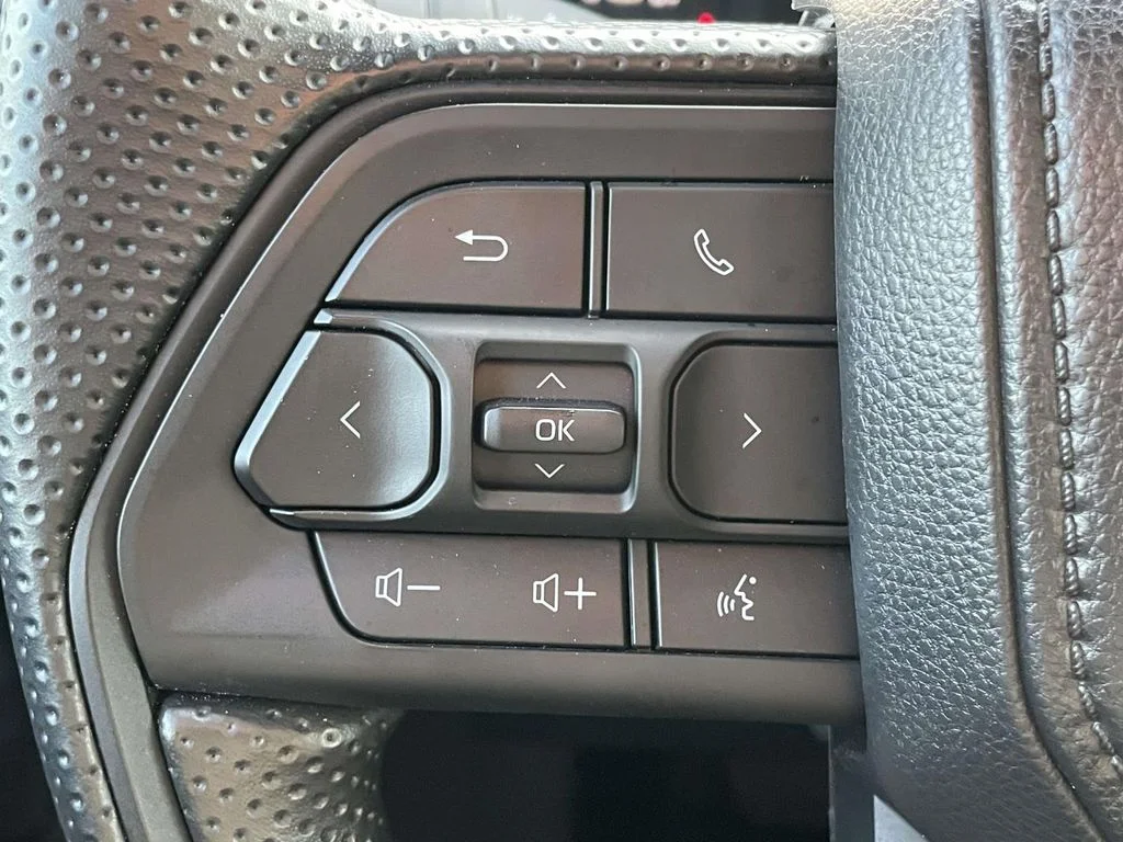 2024 Toyota Tacoma SR5 - Photo 10