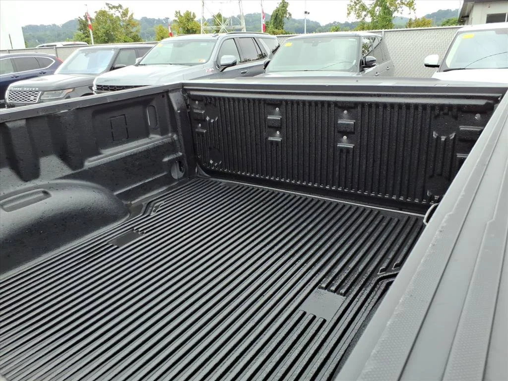 Used 2023 Iconic Silver Metallic Ford LARIAT image 10