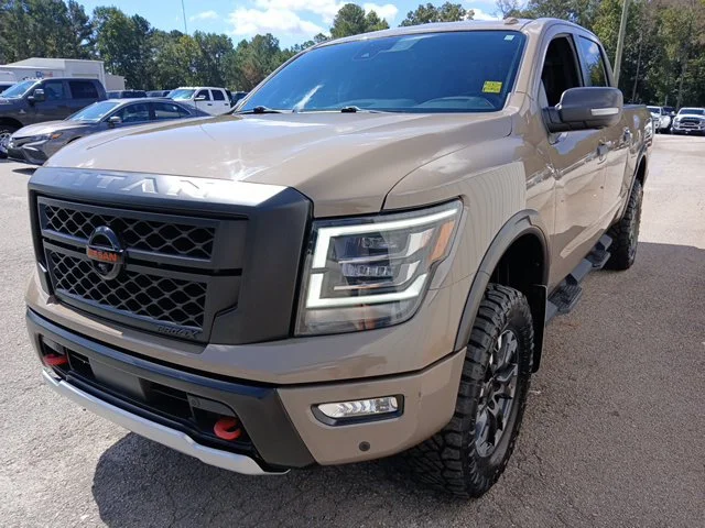 Used 2021  Nissan PRO-4X image 12