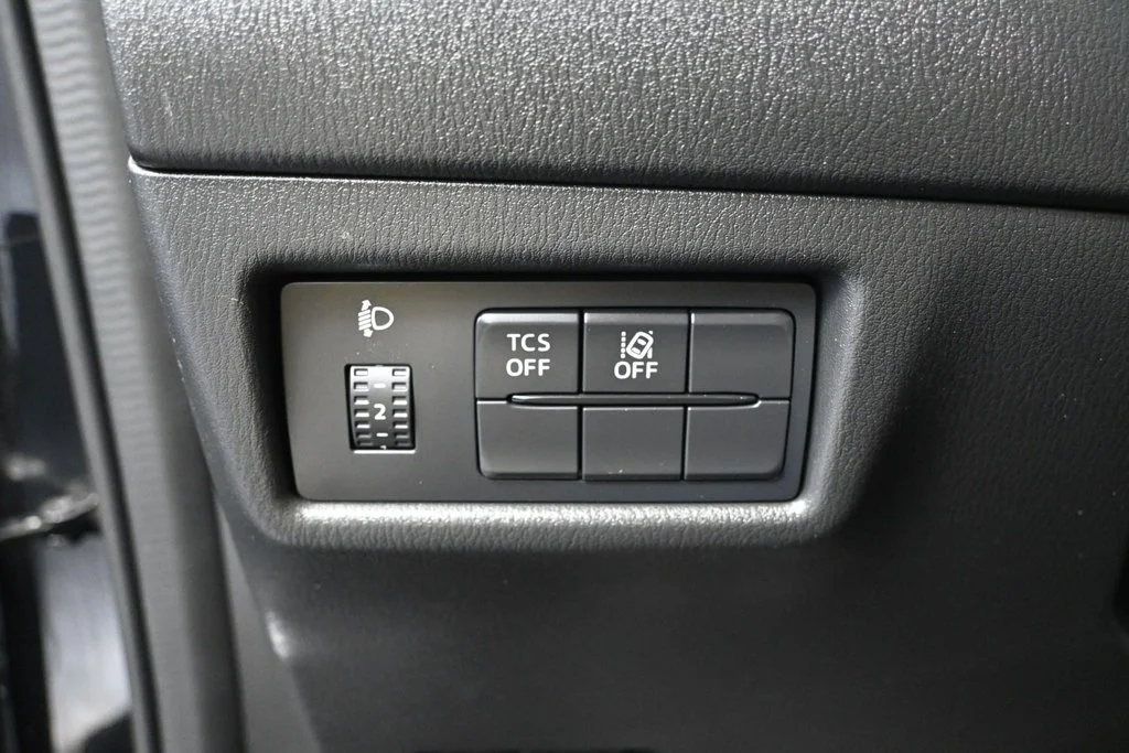 Used 2020 Black Mazda Sport image 23