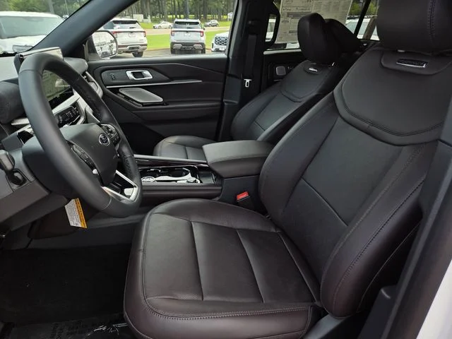 New 2026 Star White Metallic Tri-Coat Ford Platinum™ image 34