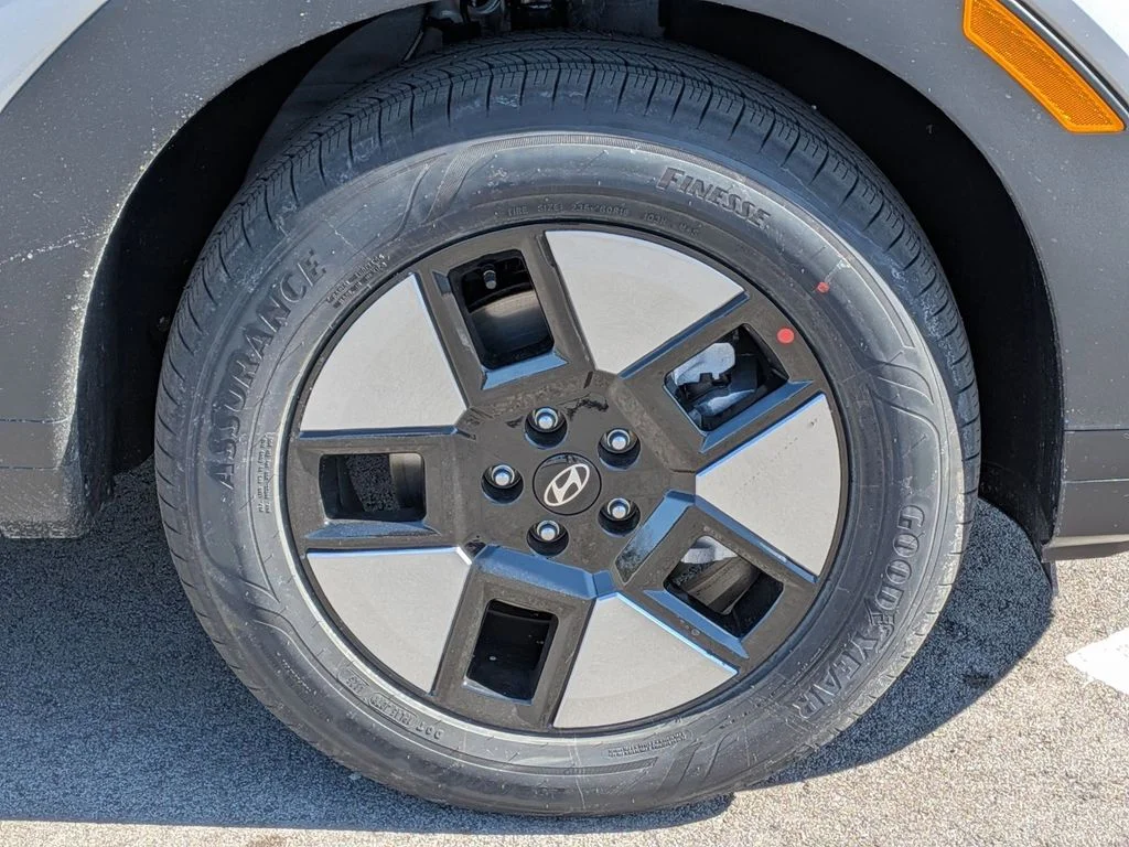 New 2026 Silver Hyundai SEL image 9