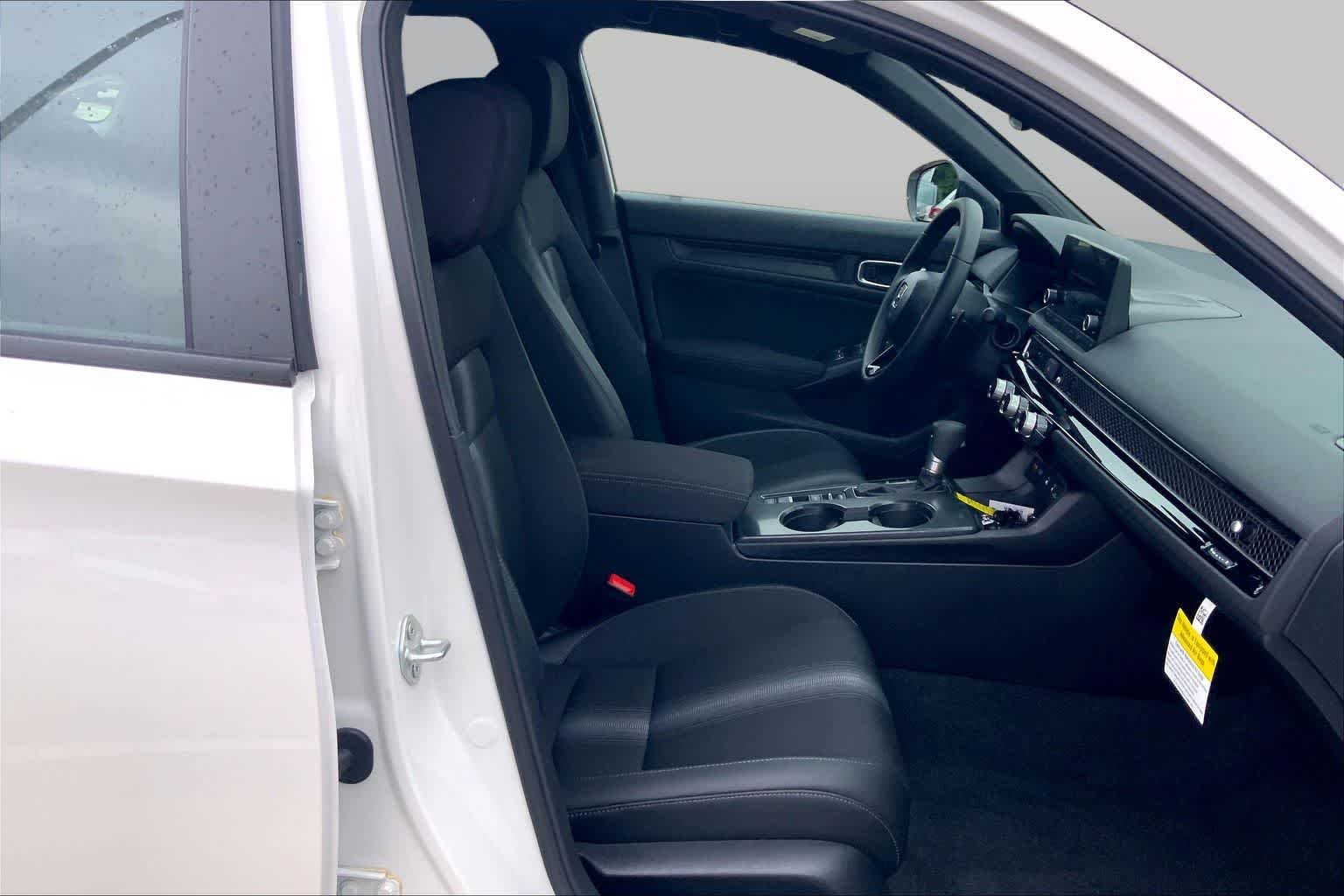 Used 2026 Platinum White Pearl Honda Sport image 9