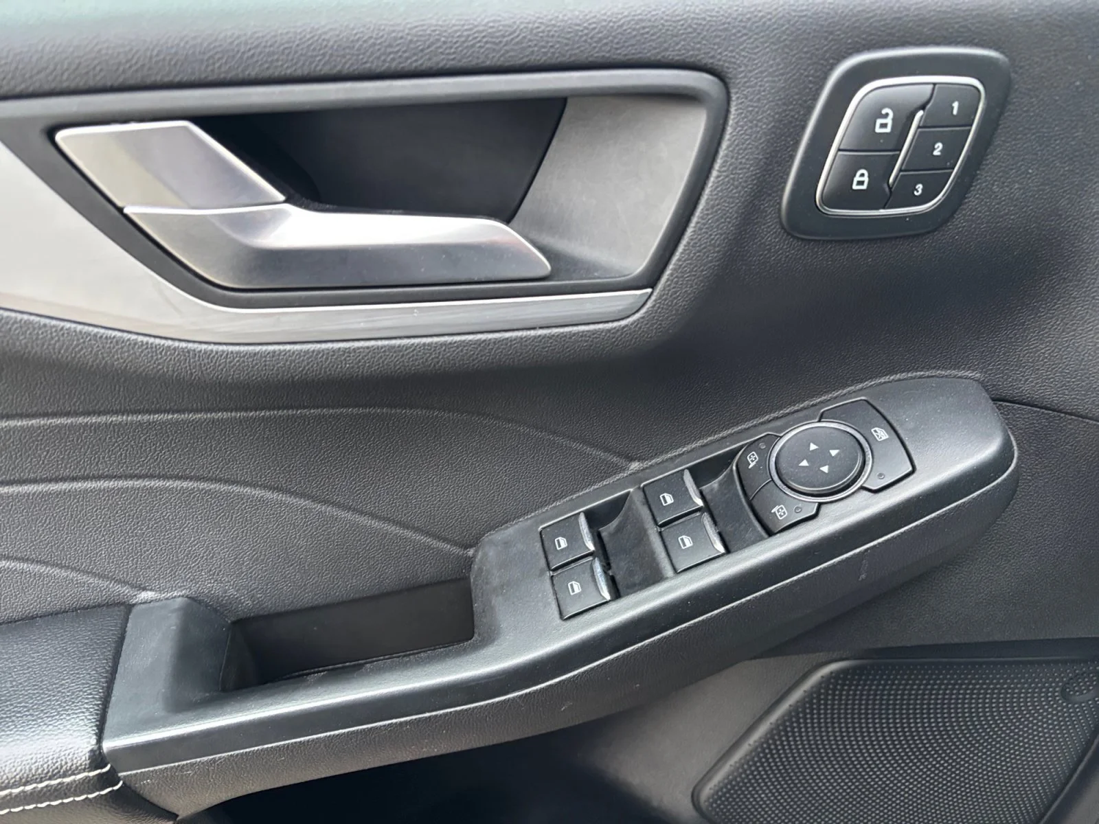 Used 2025 Black Ford Platinum image 11