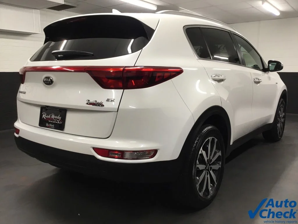 Used 2018 White Kia EX image 10
