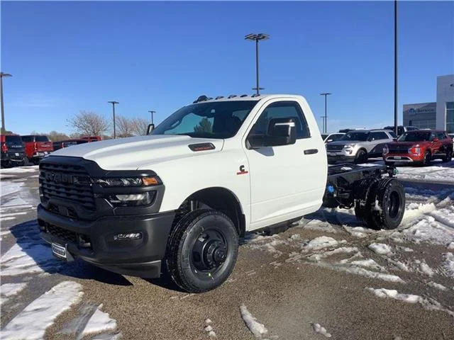 New 2026 Bright White Clear-Coat  Paint Ram TRADESMAN  REGULAR  4X2 60