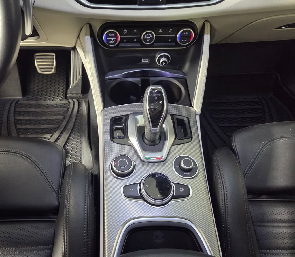 Used 2021 Lunare White Metallic Alfa Romeo Ti Sport image 12