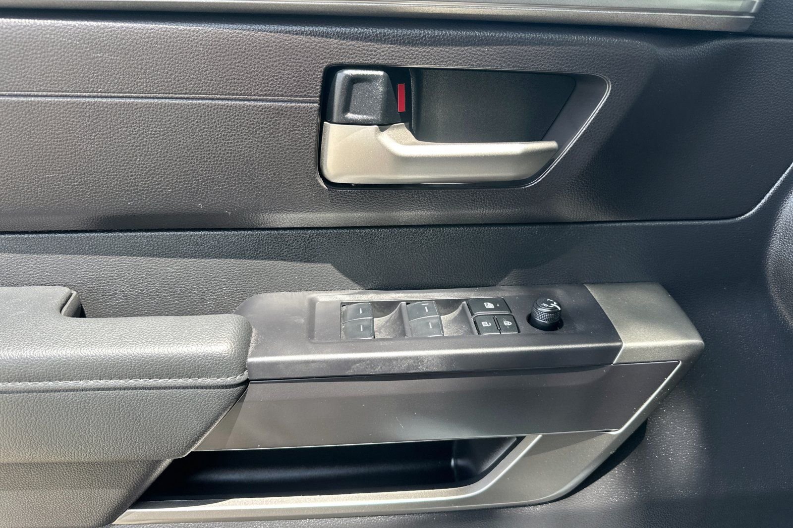Used 2023 White Toyota SR5 image 10