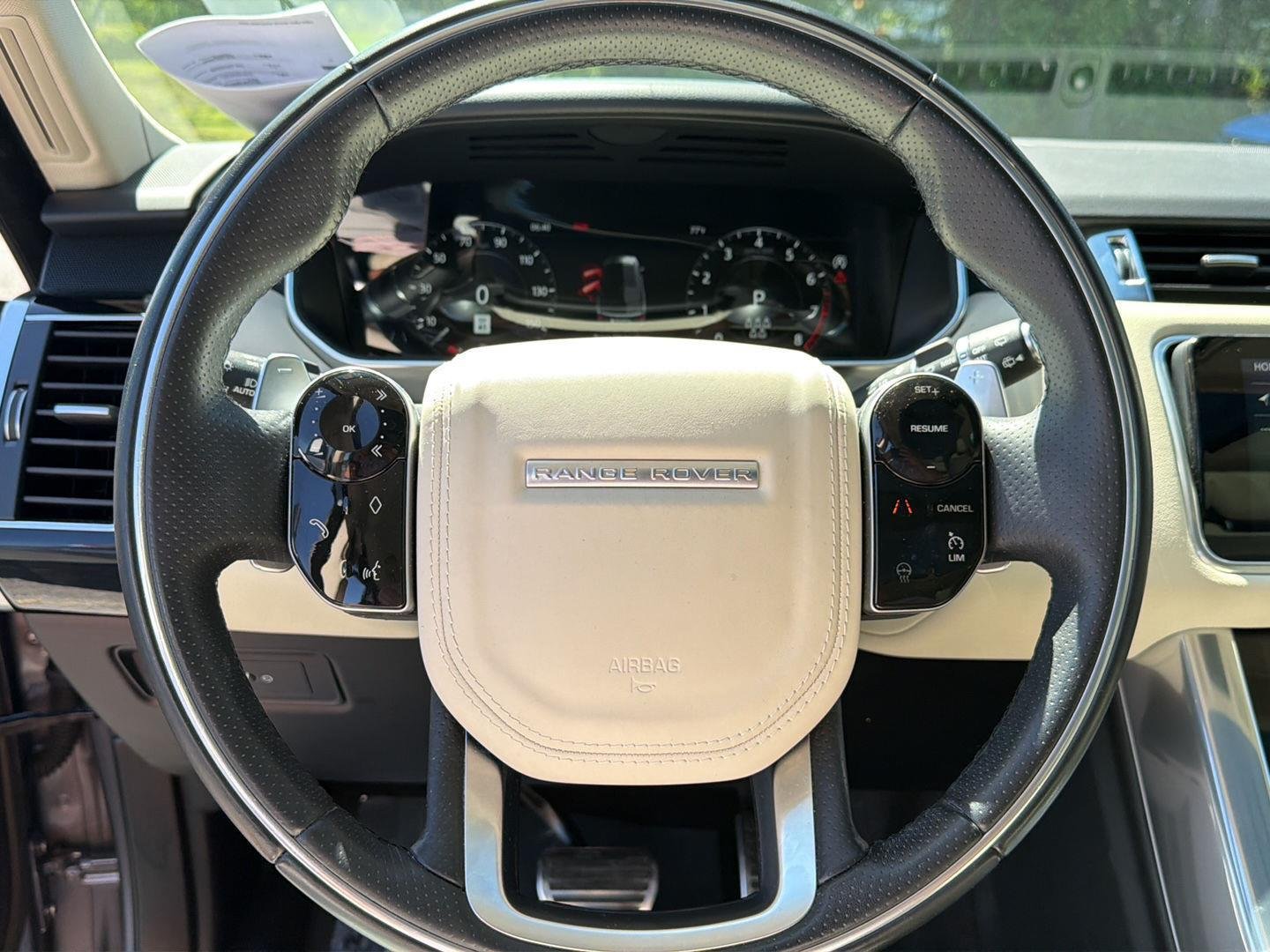Used 2022 Eiger Grey Metallic Land Rover HSE Silver Edition image 20