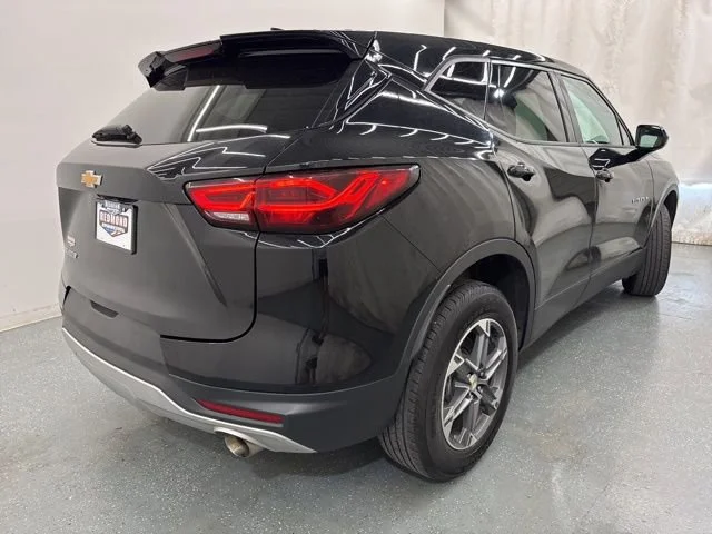 Used 2025 Black Chevrolet 2LT image 8