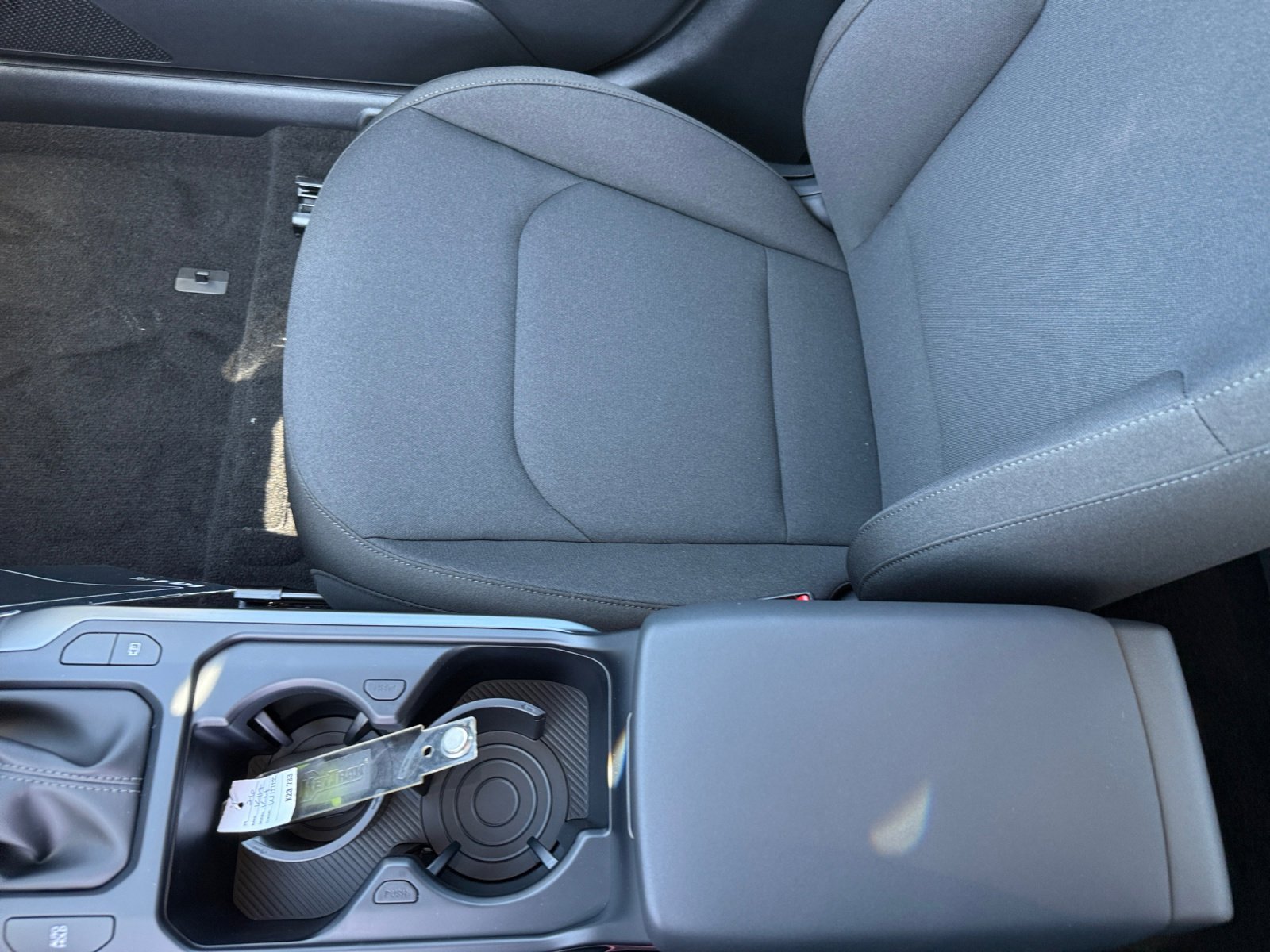 New 2026 Snow White Pearl Kia LXS image 14