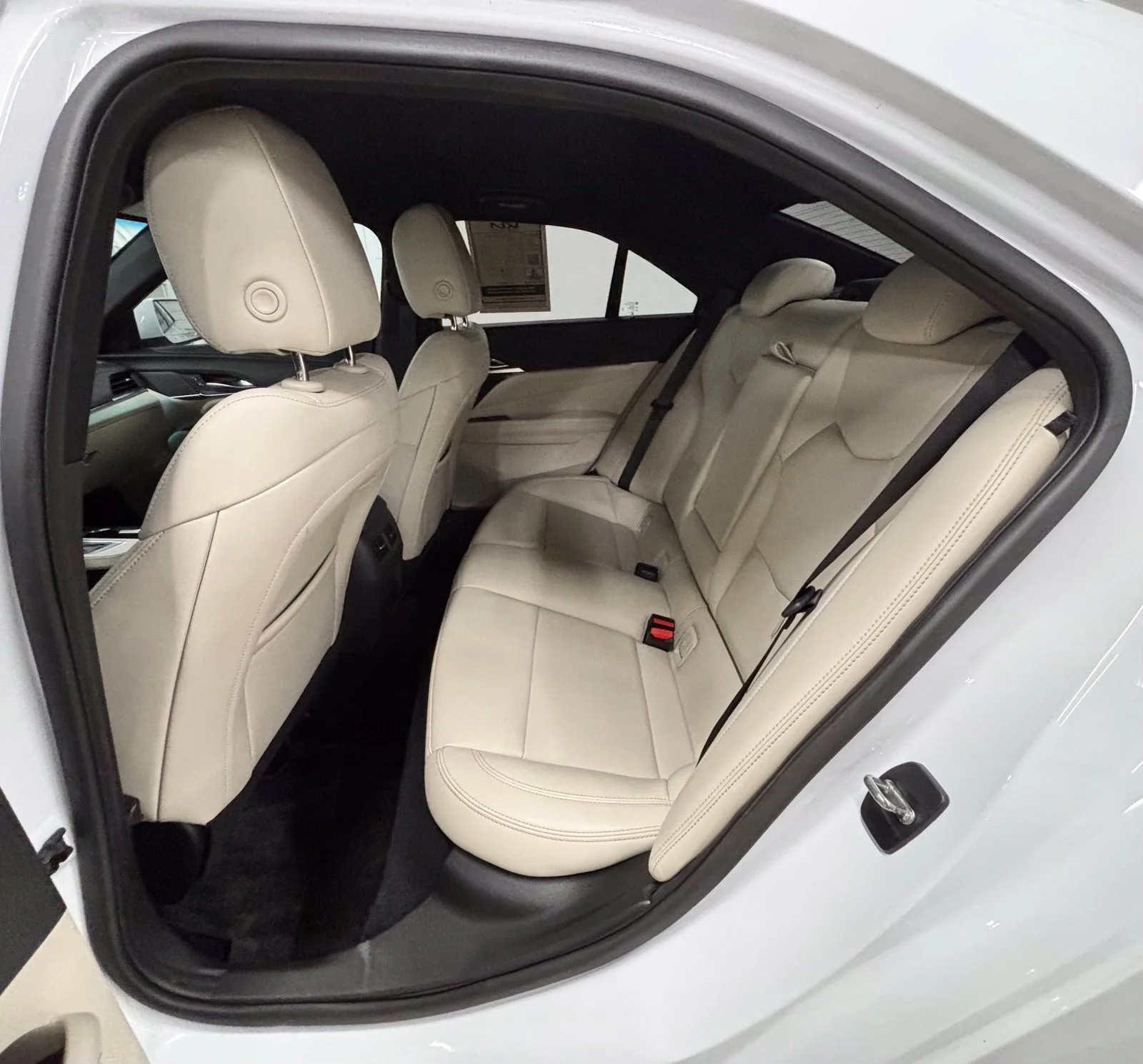 Used 2024 White Cadillac Luxury image 24