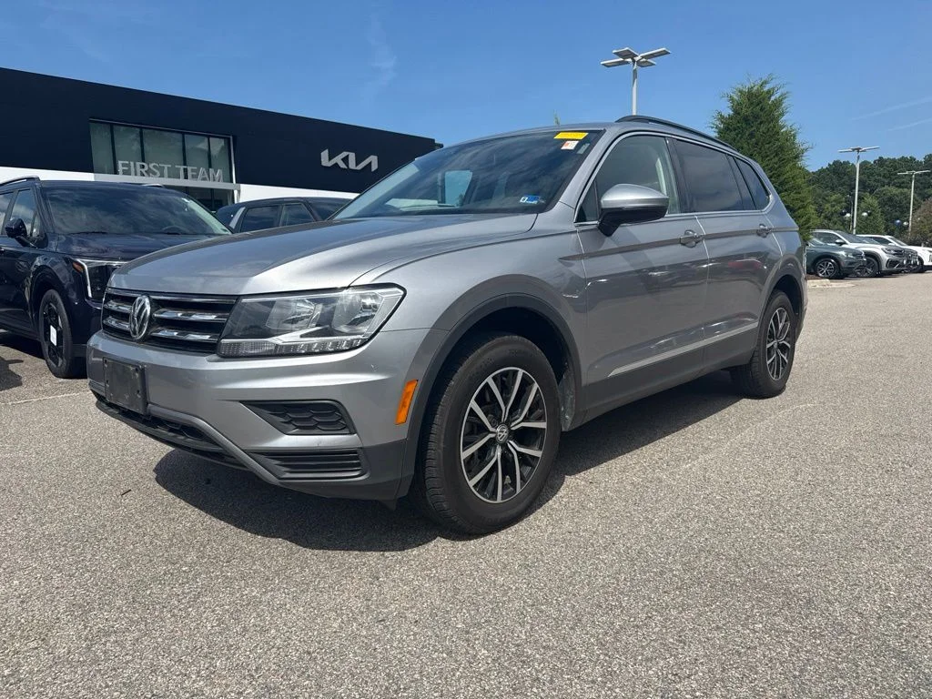 Used 2021 Silver Volkswagen 2.0T SE image 2