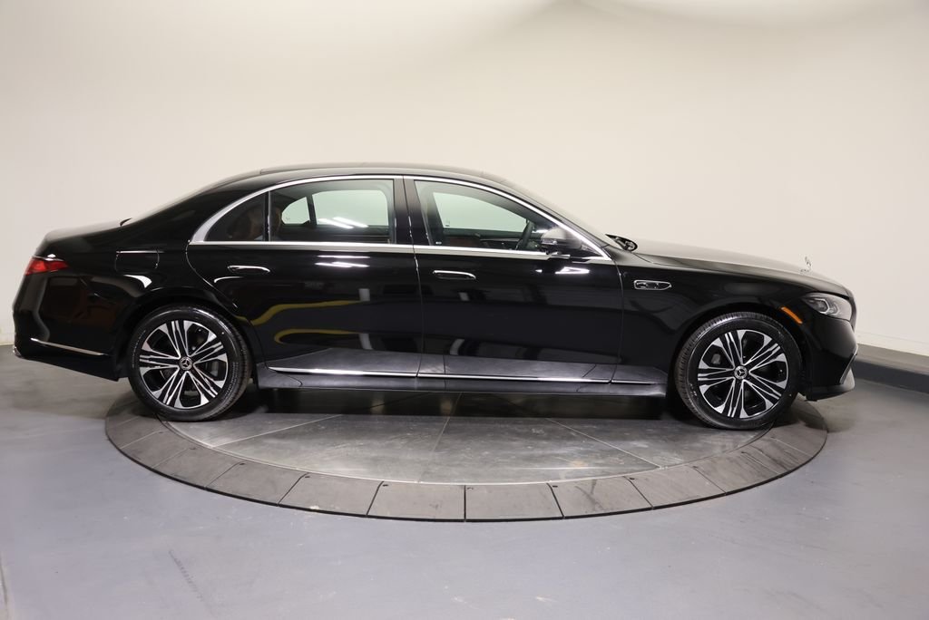 New 2027 Black Mercedes-Benz S 580 image 8