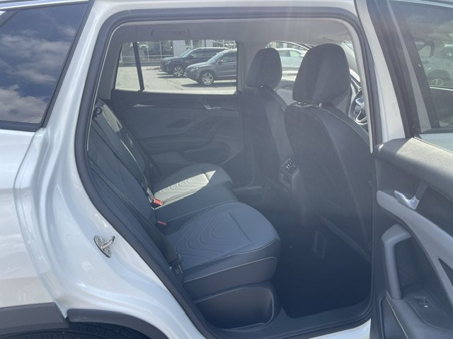 New 2026 Pure White Volkswagen 2.0T SE image 9