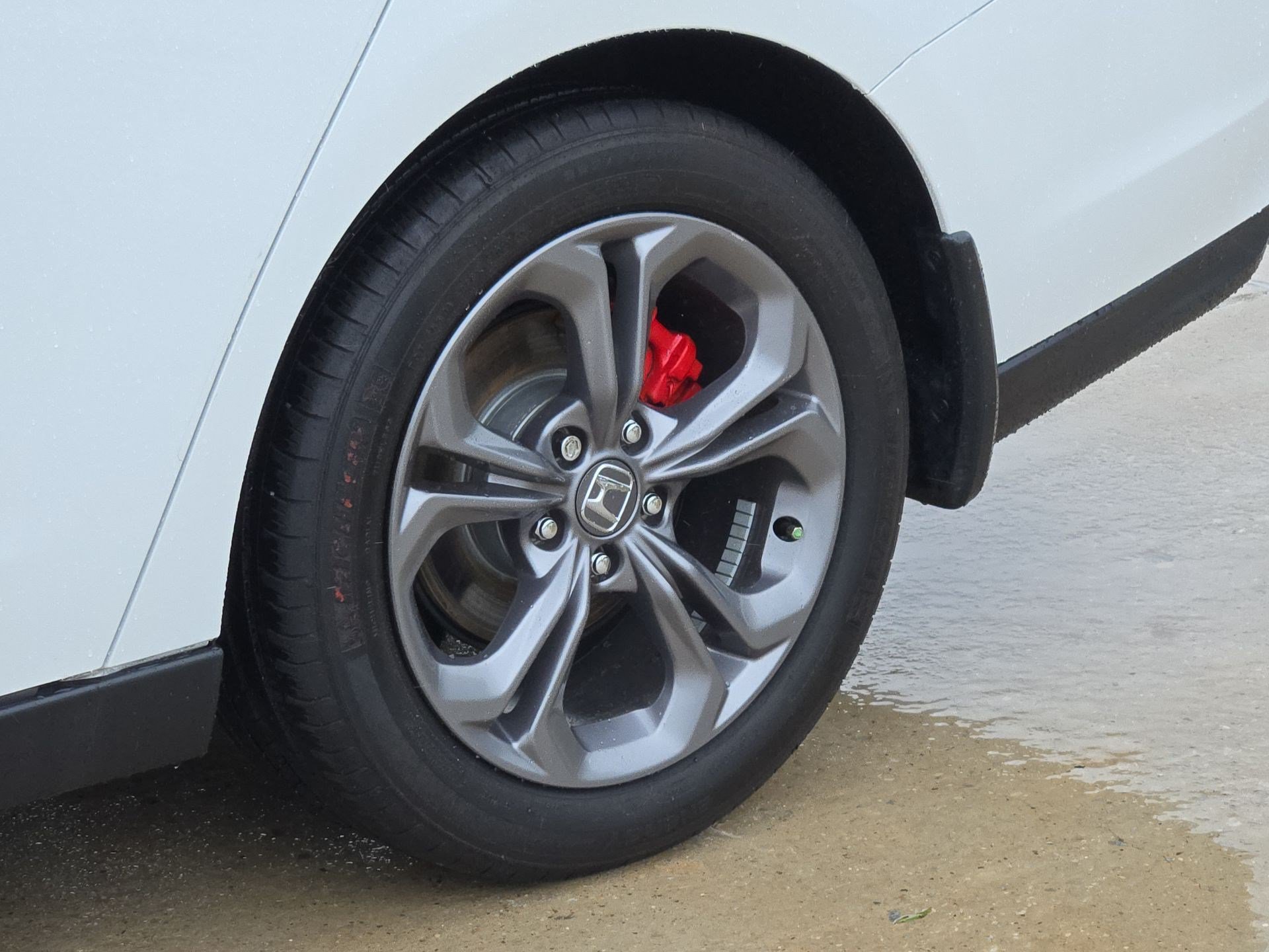 Used 2024 White Honda EX image 11