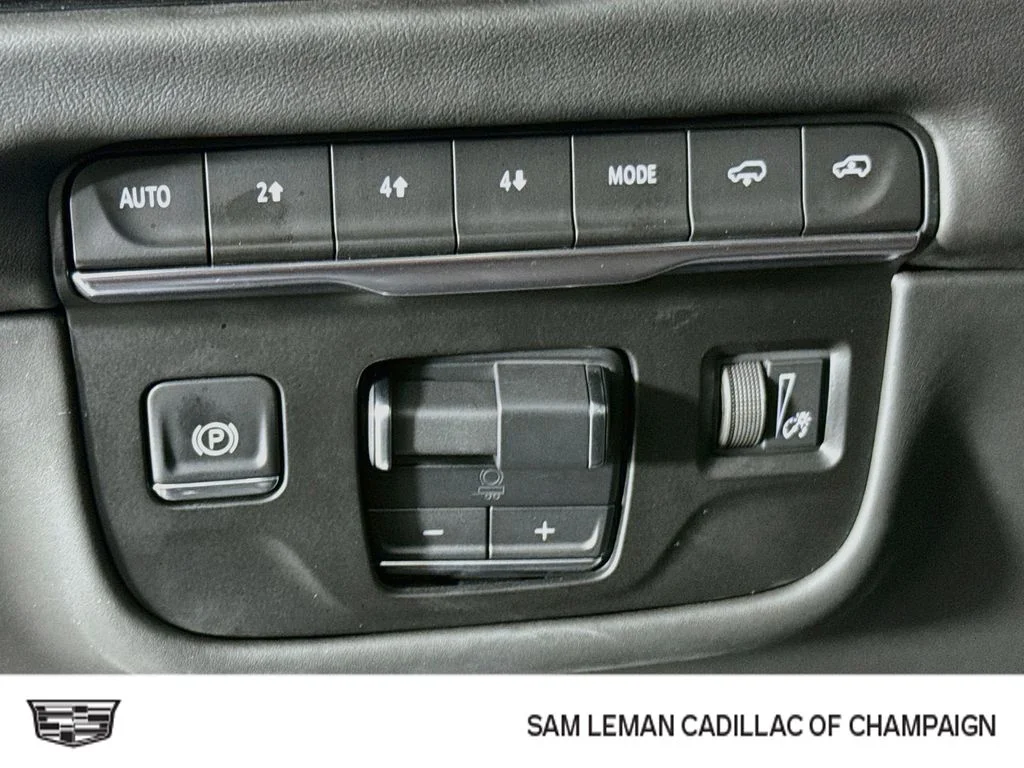Used 2025 White Cadillac Sport Platinum image 10