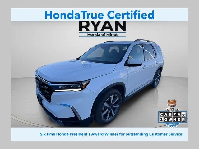 2023 Honda Pilot Touring AWD's photo