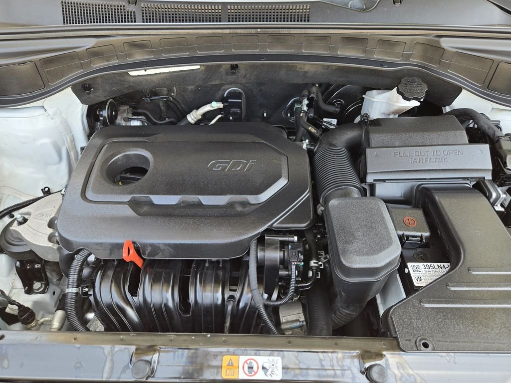 Used 2018 White Hyundai 2.4 Base image 20