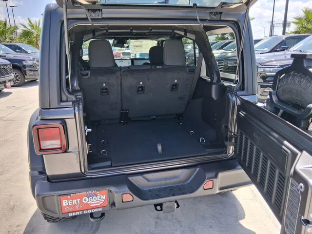 New 2026 Granite Crystal Metallic Clearcoat Jeep Willys image 28