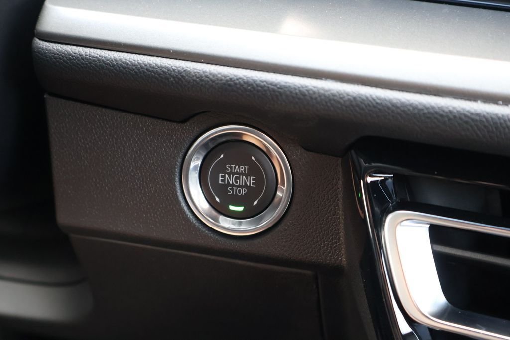 New 2027 Mosaic Black Metallic Chevrolet LT image 36