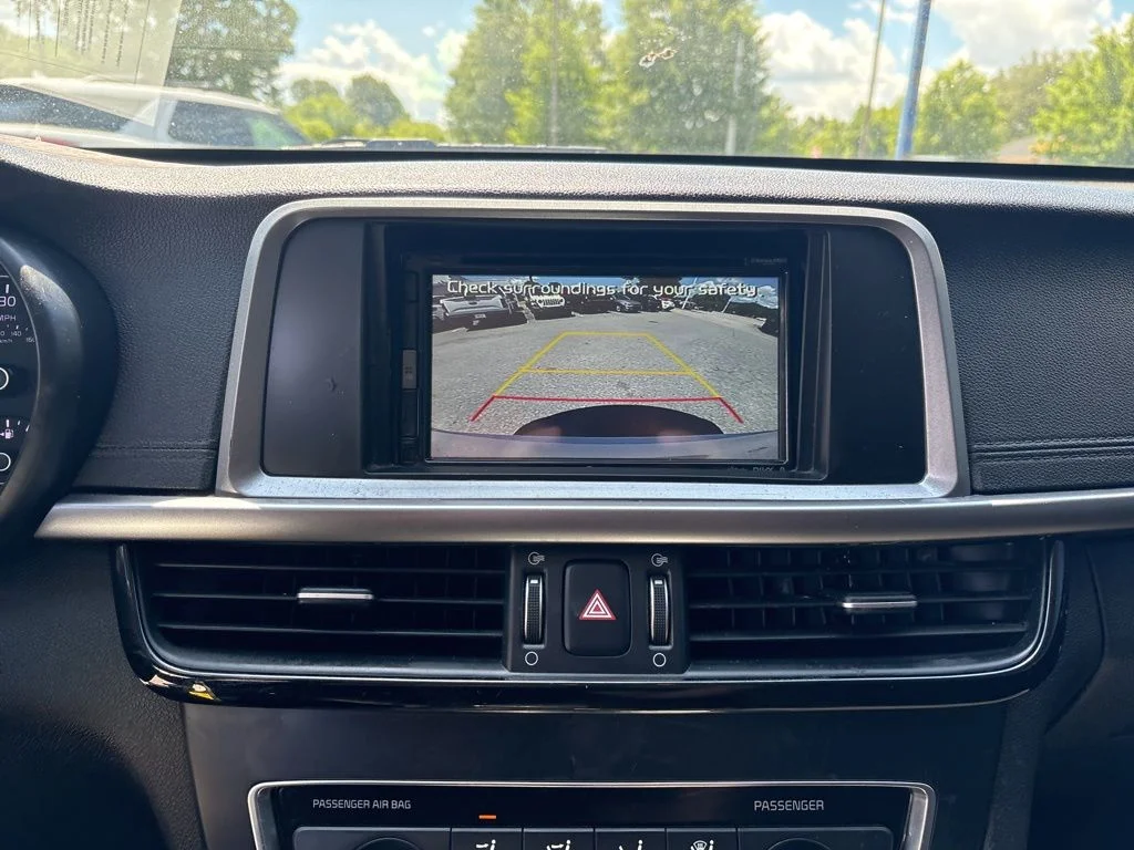 Used 2017 White Kia LX image 16