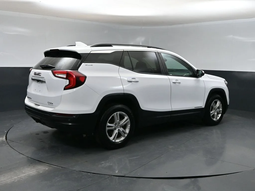 Used 2022 GMC Terrain SLE with VIN 3GKALMEV9NL179774 for sale in McPherson, KS