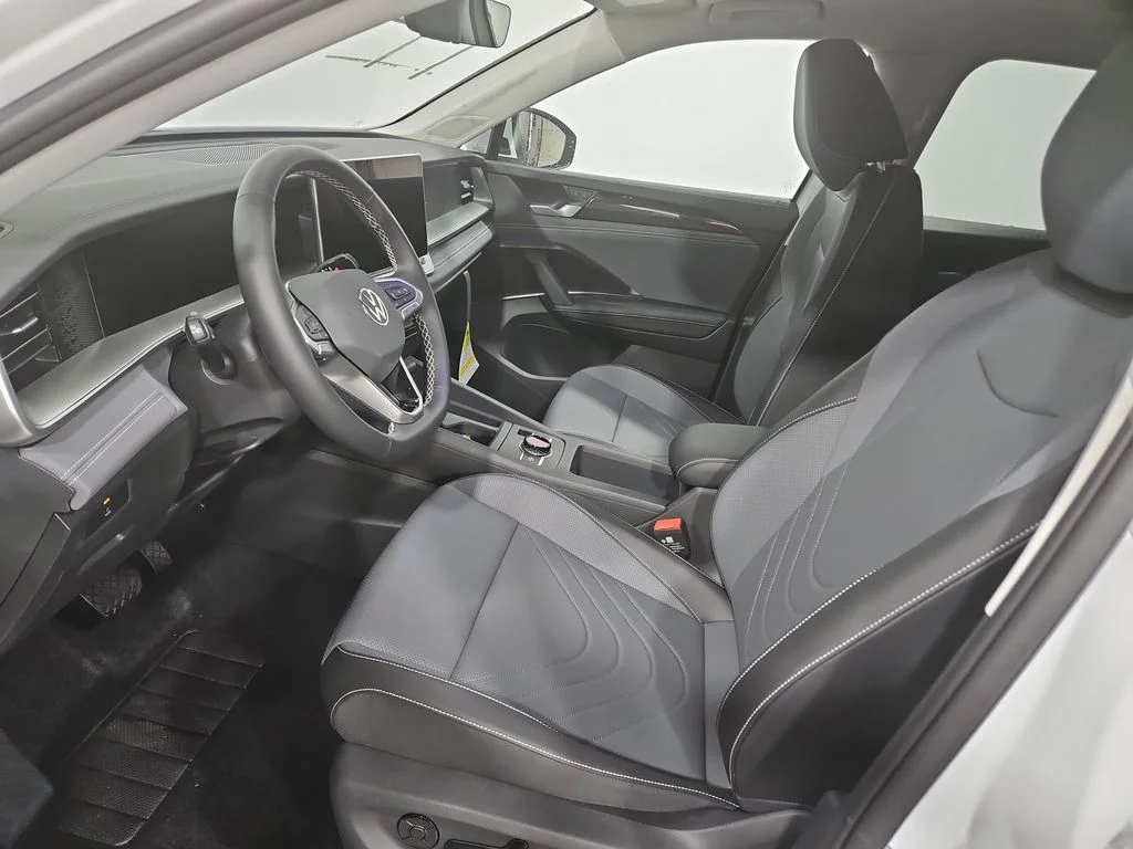 New 2026 White Volkswagen 2.0T SE image 9