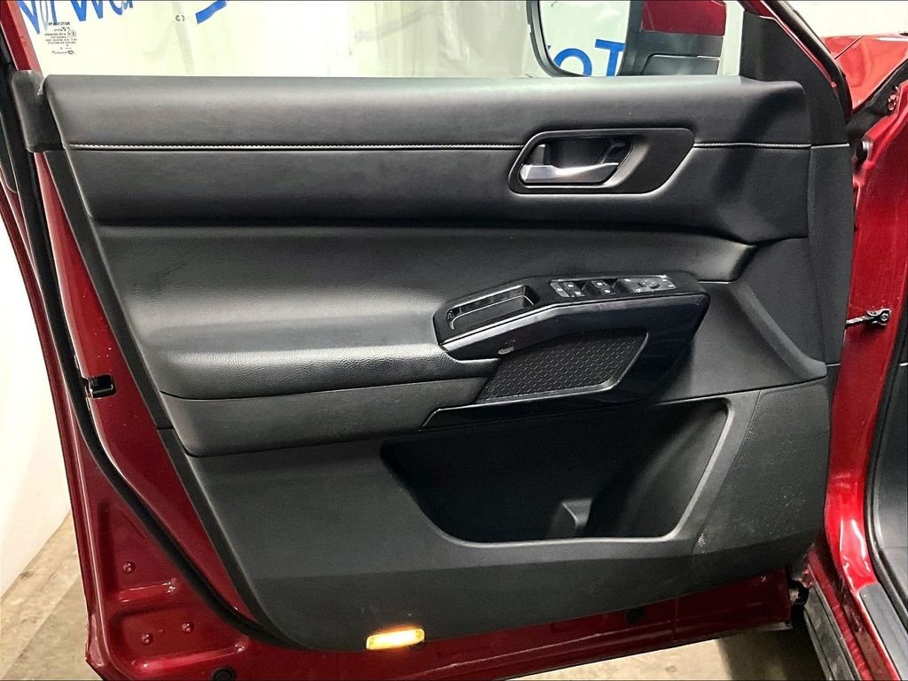 Used 2022 Red Nissan SV image 9