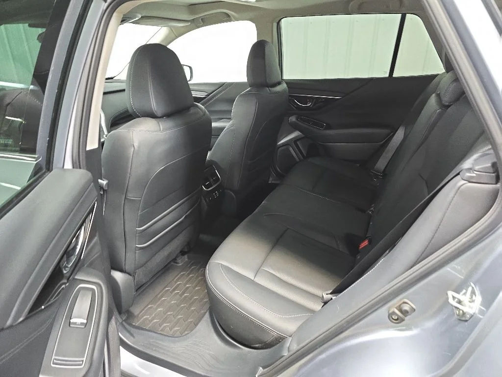Used 2023 Ice Silver Metallic Subaru Touring XT image 31